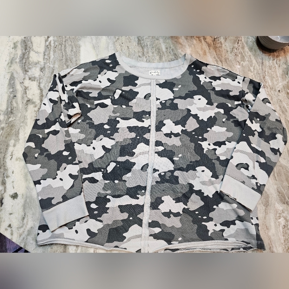 Wonderly Camouflage Print Grey Thermal TOP XL